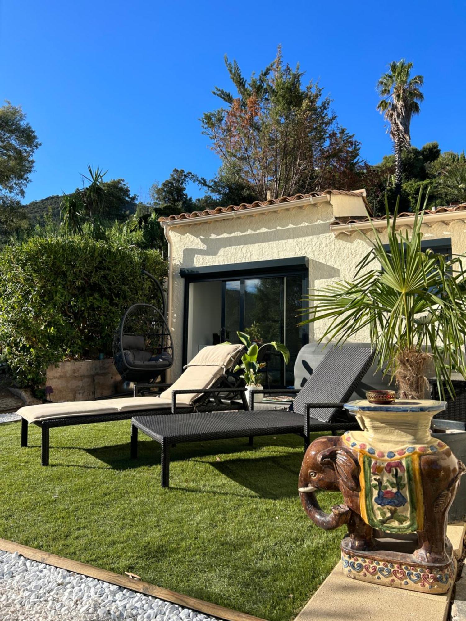 Belle Chambre Privee Avec Le Jardin Privatif Et Le Jacuzzi Cavalaire-sur-Mer Exteriör bild