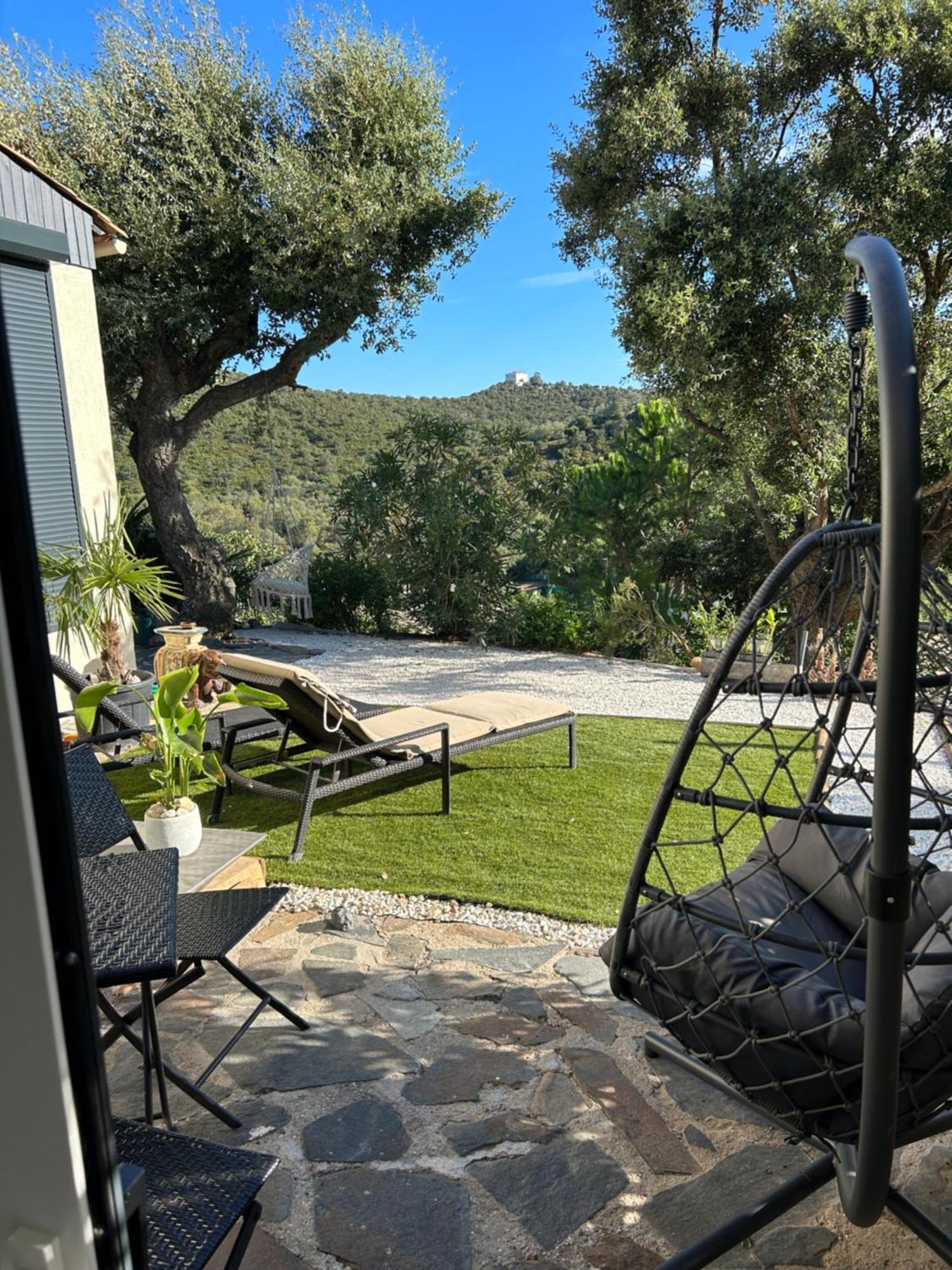 Belle Chambre Privee Avec Le Jardin Privatif Et Le Jacuzzi Cavalaire-sur-Mer Exteriör bild