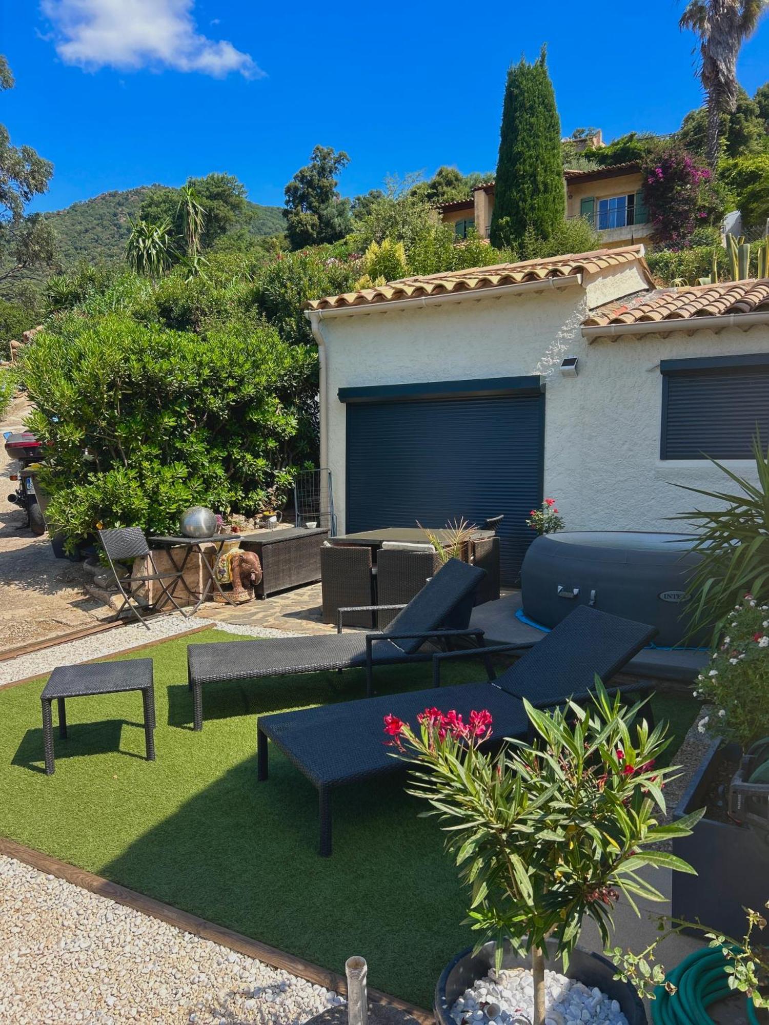 Belle Chambre Privee Avec Le Jardin Privatif Et Le Jacuzzi Cavalaire-sur-Mer Exteriör bild