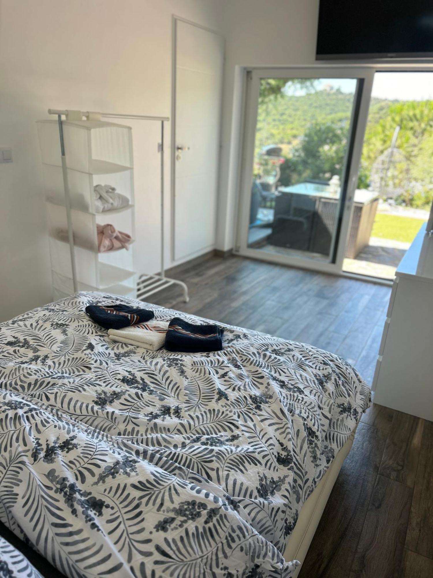 Belle Chambre Privee Avec Le Jardin Privatif Et Le Jacuzzi Cavalaire-sur-Mer Exteriör bild
